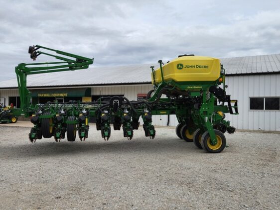 2023 John Deere 1775NT