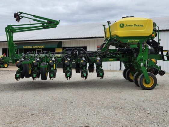 2023 John Deere 1775NT - Image 3
