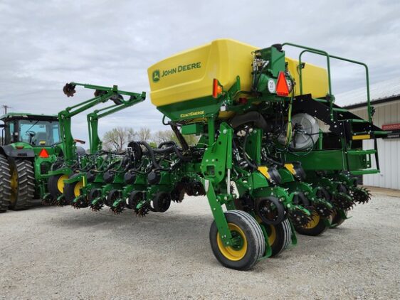 2023 John Deere 1775NT - Image 4