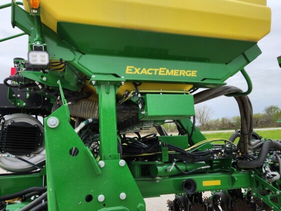 2023 John Deere 1775NT - Image 22