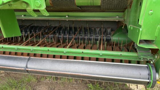 2022 John Deere 560R - Image 11