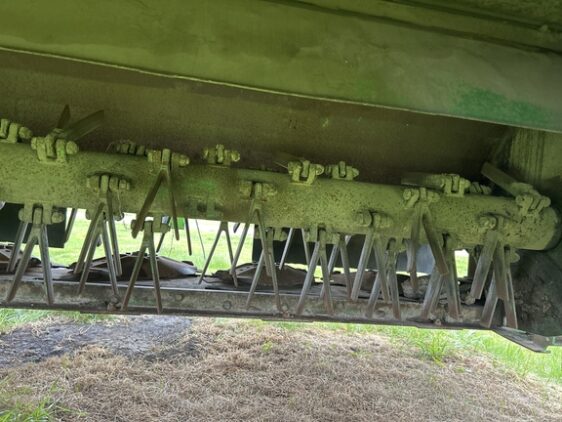 2010 John Deere 835 - Image 8