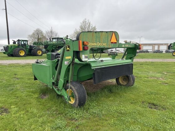 2010 John Deere 835 - Image 3
