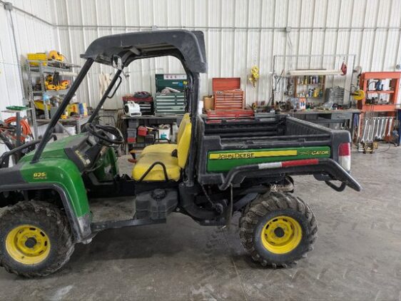 2013 John Deere XUV 825I GREEN
