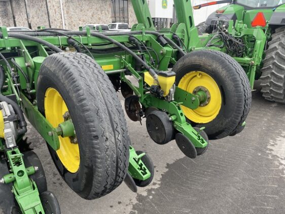 2008 John Deere 1770NT CCS - Image 17