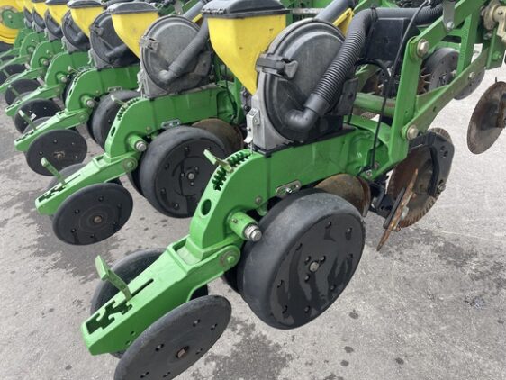 2008 John Deere 1770NT CCS - Image 26