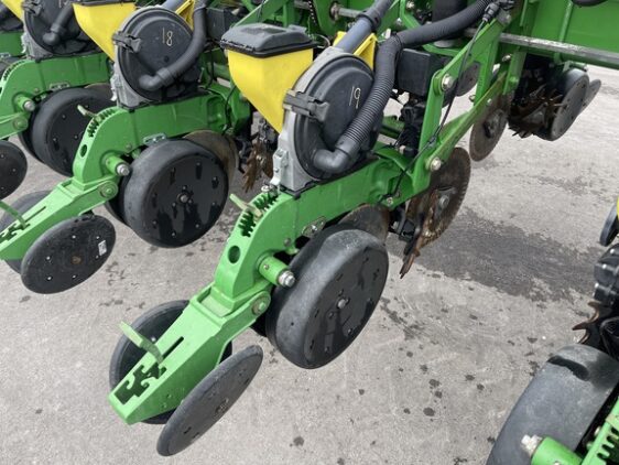 2008 John Deere 1770NT CCS - Image 18