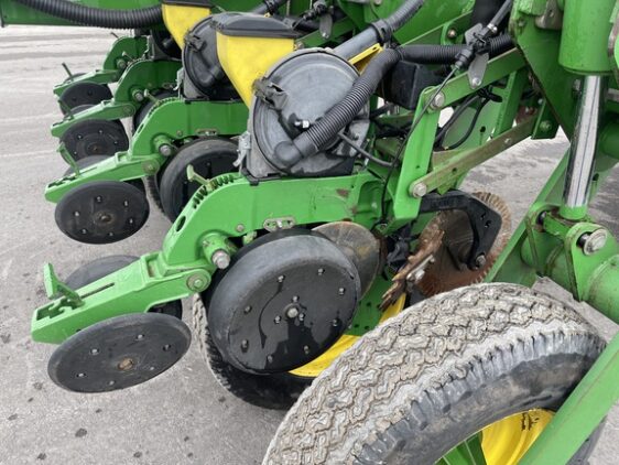 2008 John Deere 1770NT CCS - Image 23