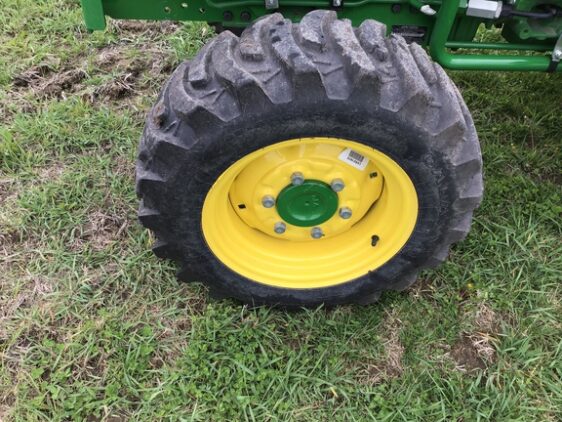 2022 John Deere 3046R - Image 13