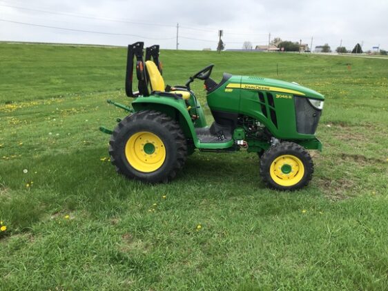 2022 John Deere 3046R - Image 3