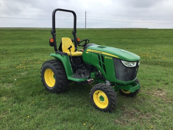 2022 John Deere 3046R
