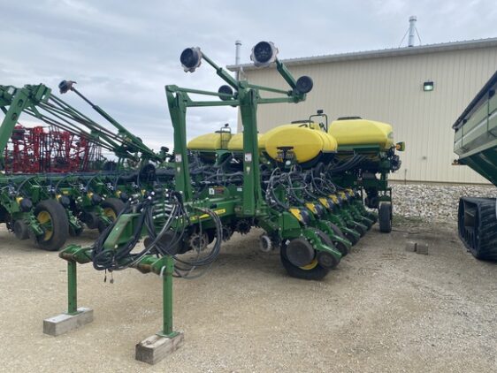 2011 John Deere 1770NT CCS - Image 2