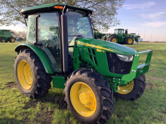 2023 John Deere 5067E - Image 15