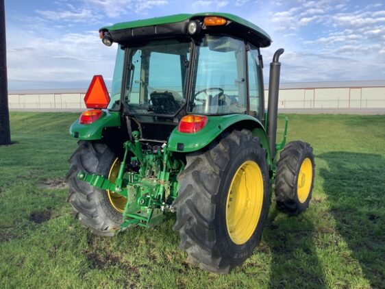 2023 John Deere 5067E - Image 12