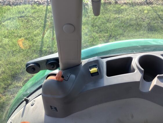 2022 John Deere 5055E - Image 16