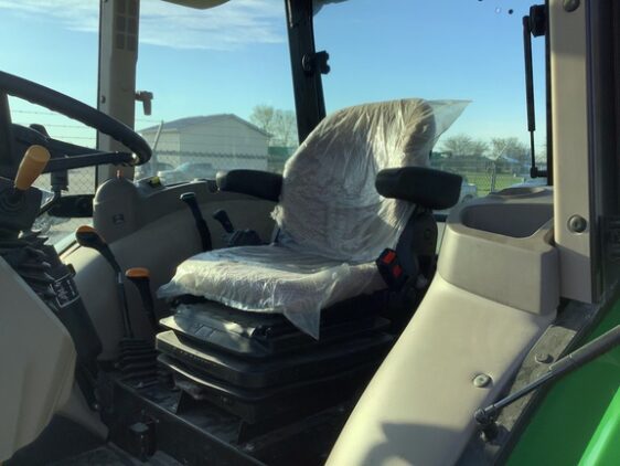 2022 John Deere 5055E - Image 7