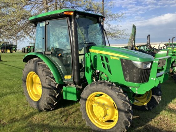 2022 John Deere 5055E - Image 2