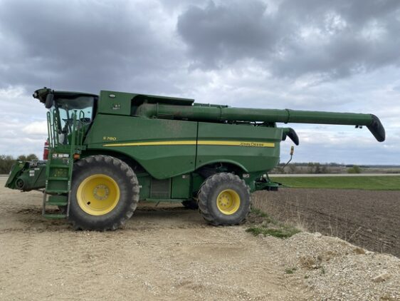 2022 John Deere S780
