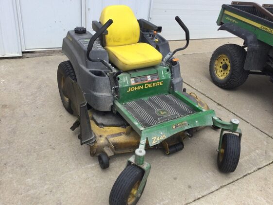 2014 John Deere Z445