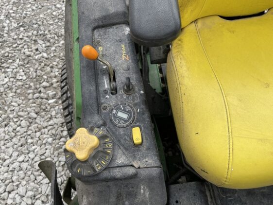 2014 John Deere Z930M EFI - Image 9