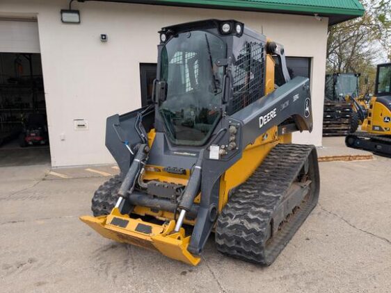 2021 John Deere 331G - Image 2