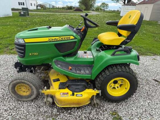 2019 John Deere X730