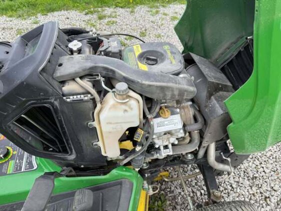 2019 John Deere X730 - Image 7
