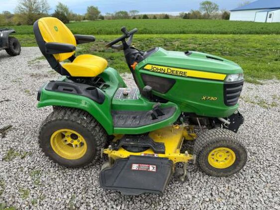 2019 John Deere X730 - Image 3