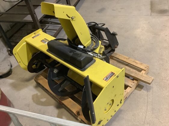 2007 John Deere 2320 - Image 13