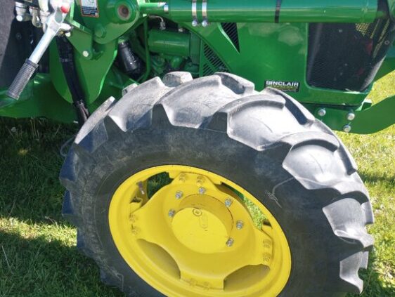 2022 John Deere 5100E - Image 11
