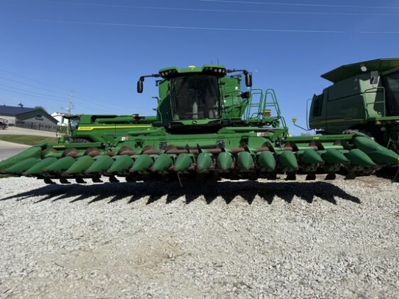 2023 John Deere C18F - Image 2