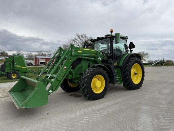 2022 John Deere 6R 155
