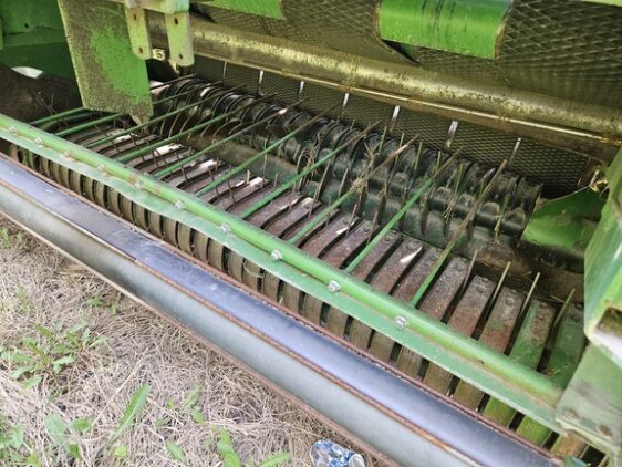 2016 John Deere 569 - Image 10