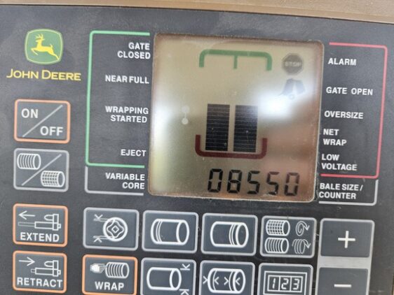 2016 John Deere 569 - Image 11