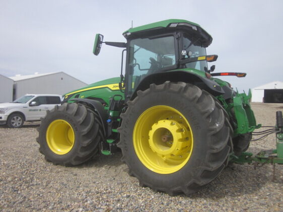 2024 John Deere 8R 410 - Image 3
