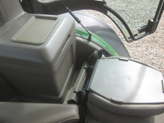 2024 John Deere 8R 410 - Image 12