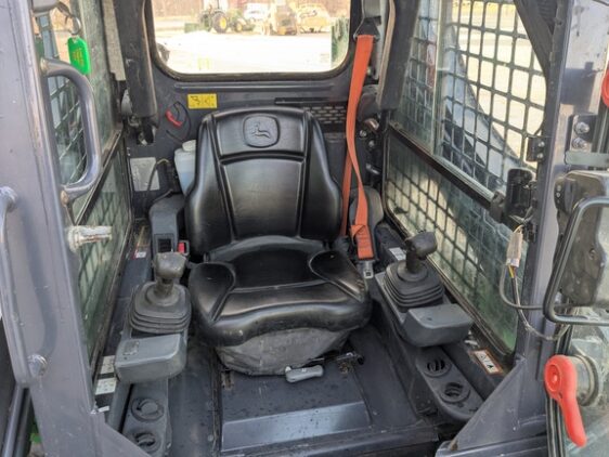 2018 John Deere 317G - Image 17