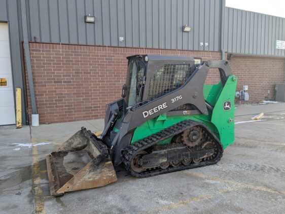 2018 John Deere 317G