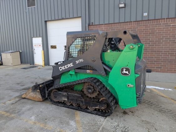 2018 John Deere 317G - Image 2
