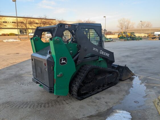 2018 John Deere 317G - Image 6