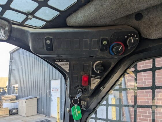 2018 John Deere 317G - Image 19