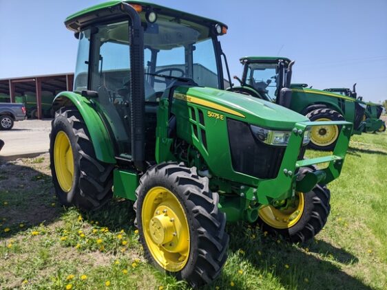 2019 John Deere 5075E - Image 3