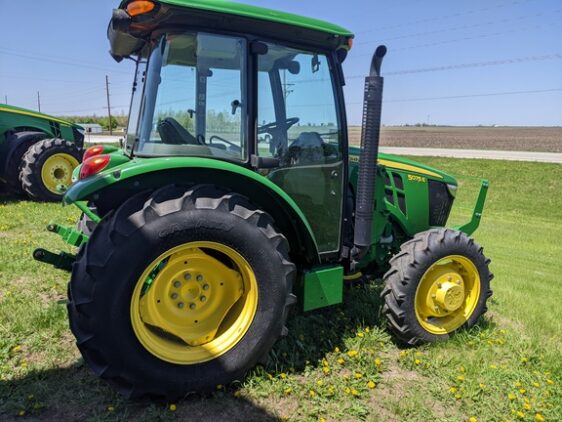 2019 John Deere 5075E - Image 2