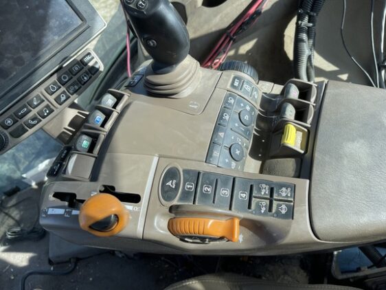 2018 John Deere 8295R - Image 19