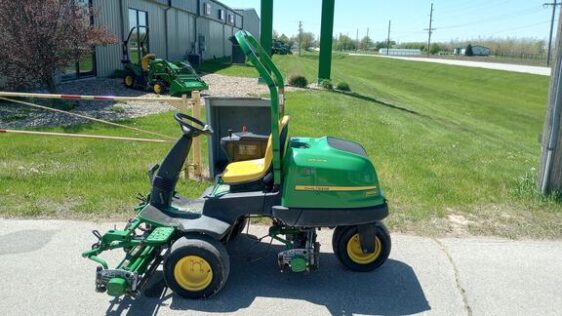 2013 John Deere 2500E - Image 11