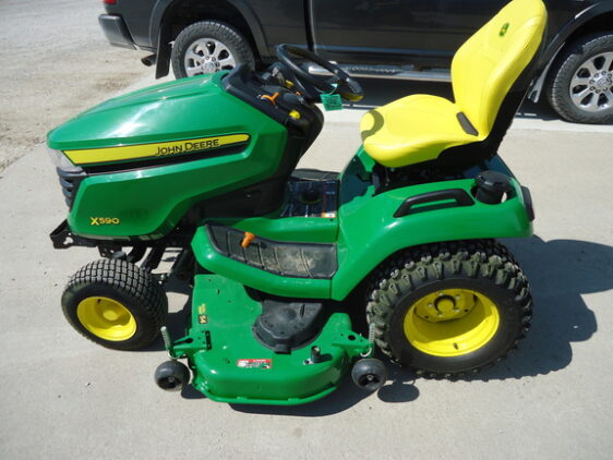 2024 John Deere X590