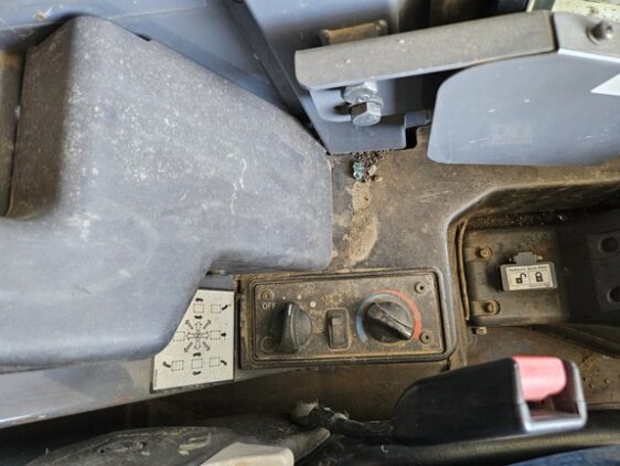 2014 Takeuchi TL12 - Image 25