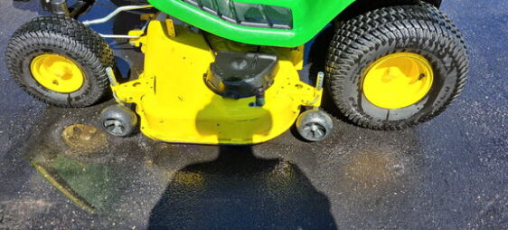 2021 John Deere X330 - Image 4