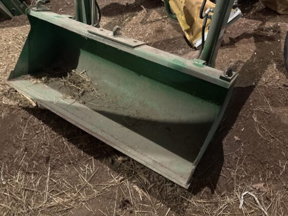 2017 John Deere 2032R - Image 16