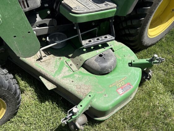 2017 John Deere 2032R - Image 18